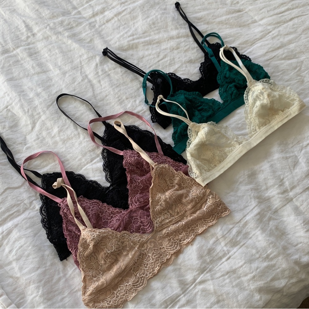 💸SOLD Set of 6 bralettes